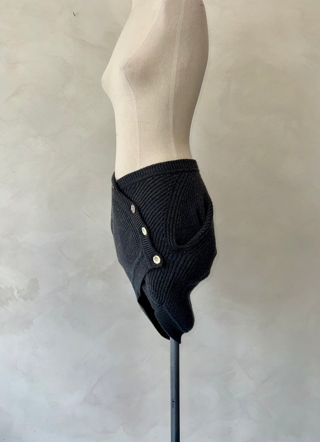 Mini-jupe en maille de laine recyclée
